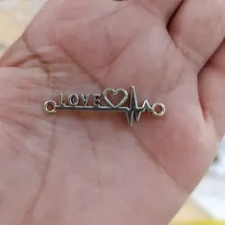 Conector con letras Love y ❤️