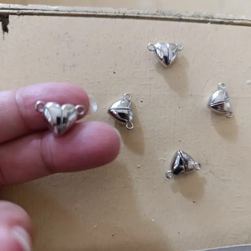 Corazón imantado plateado 
