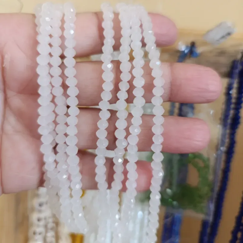 Cristal en forma de dona de 4 mm  blanco mate