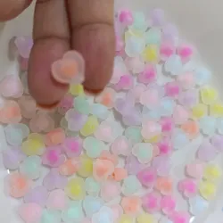 Cuenta en forma de corazón acrílico encapsulado