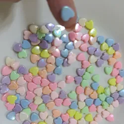 Cuentas en forma de corazón plano perlado