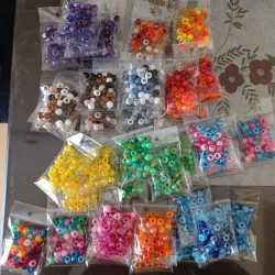 Cuentas plásticas de 🌈 colores