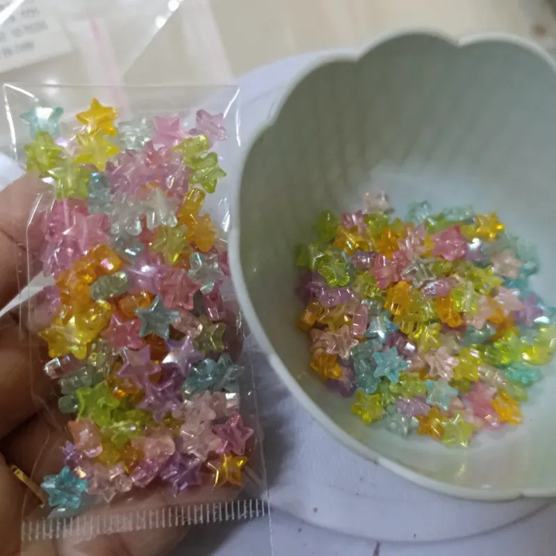 Estrellitas acrílicas transparentes de 6 mm
