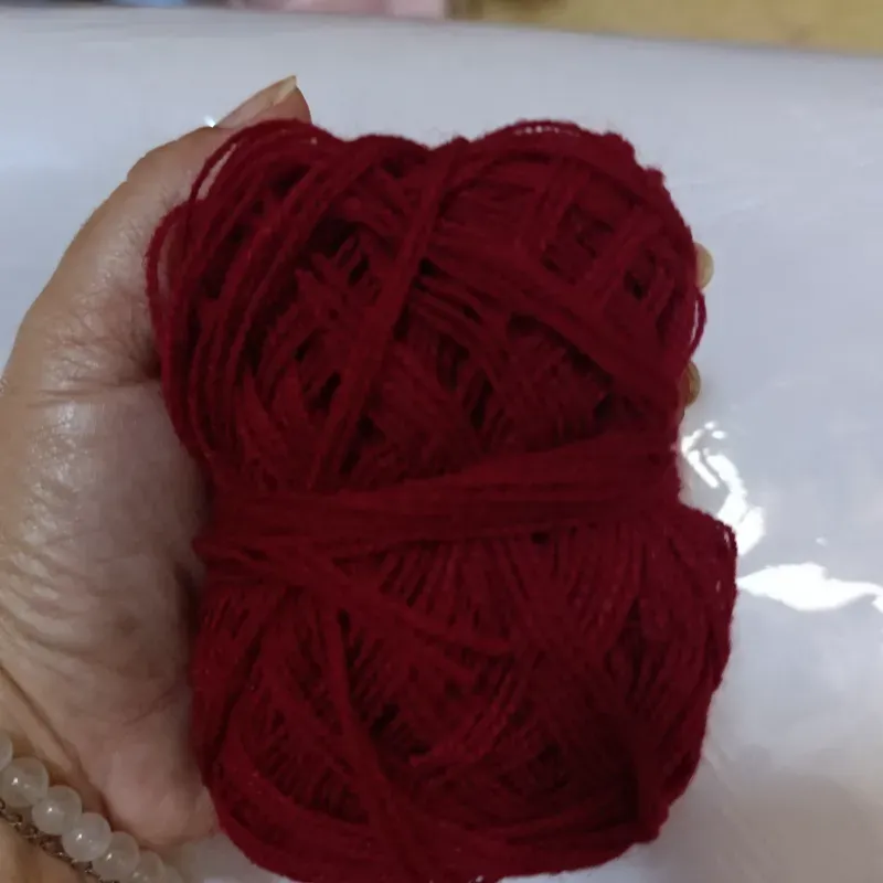 Hilo acrilán rojo oscuro ❤️