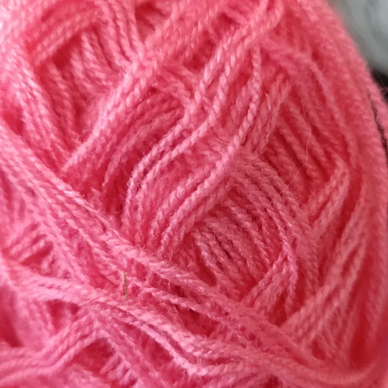 Hilo acrilán rosado