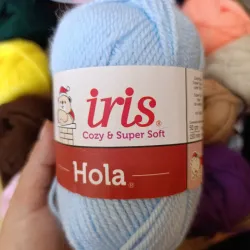 Hilo de estambre Iris color azul cielo
