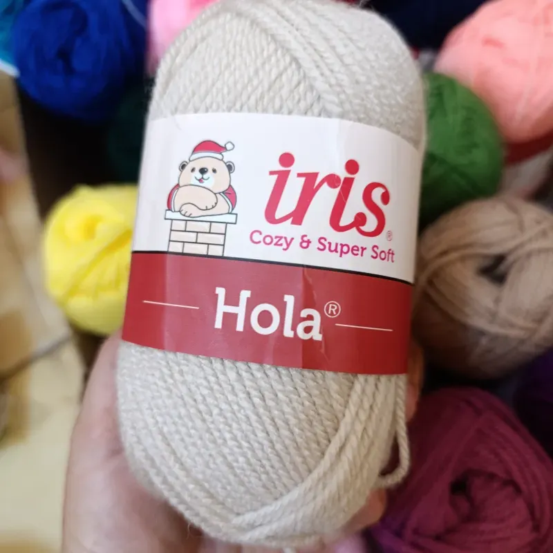 Hilo estambre Iris beige claro 
