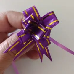 Lazo 🎀 mágico pequeño morado y dorado 