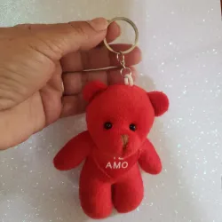 Llavero de osito de peluche de color rojo