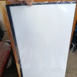 Papel coreano blanco semitransparente con borde negro