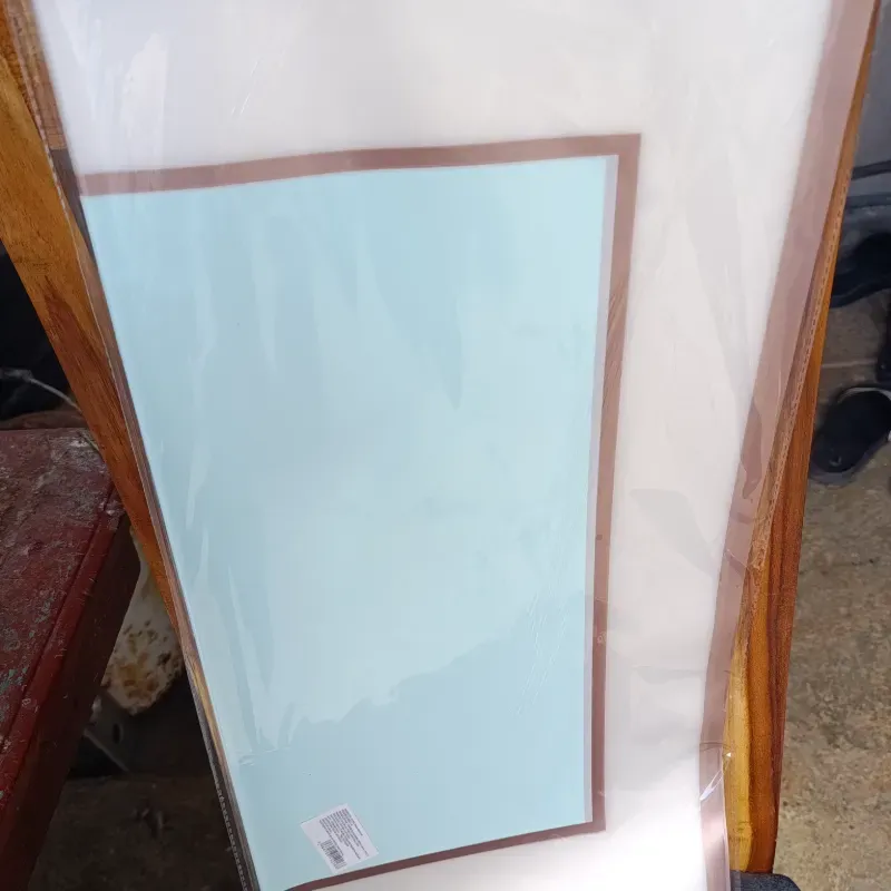 Papel coreano blanco y azul con bordes dorados