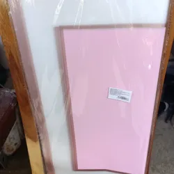 Papel coreano blanco y rosado con bordes dorados