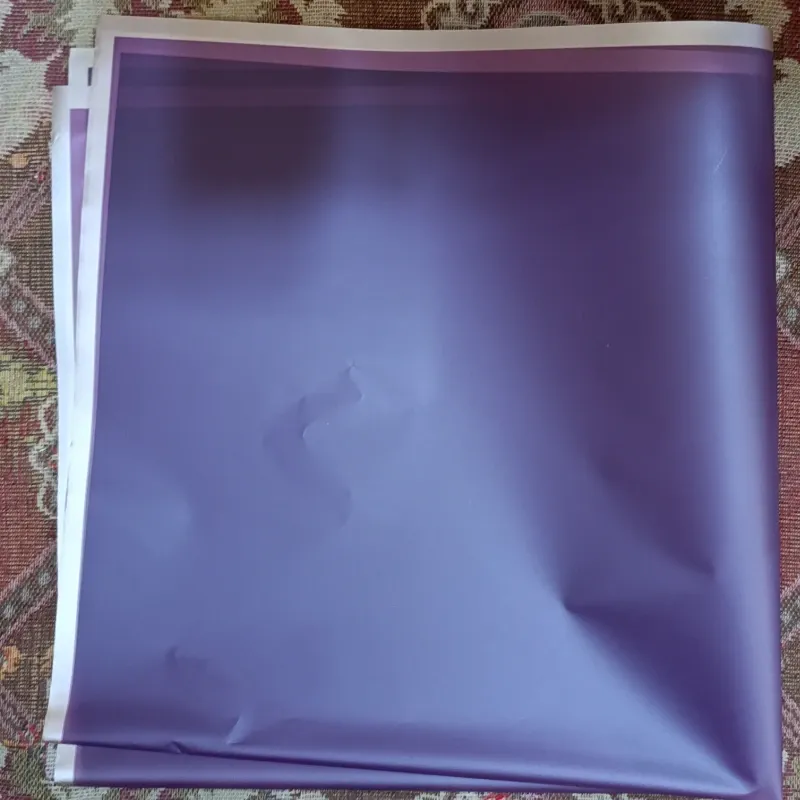 Papel coreano color morado y dorado