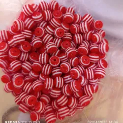 Perla de 8mm roja con rayas blancas 