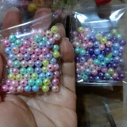 Perla plástica multicolor de 6mm 