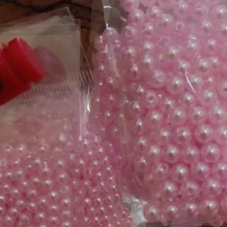 Perla plástica rosada perlada de 6 mm