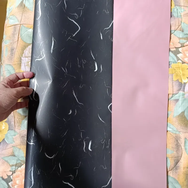 Pliegue de papel coreano negro y plateado 