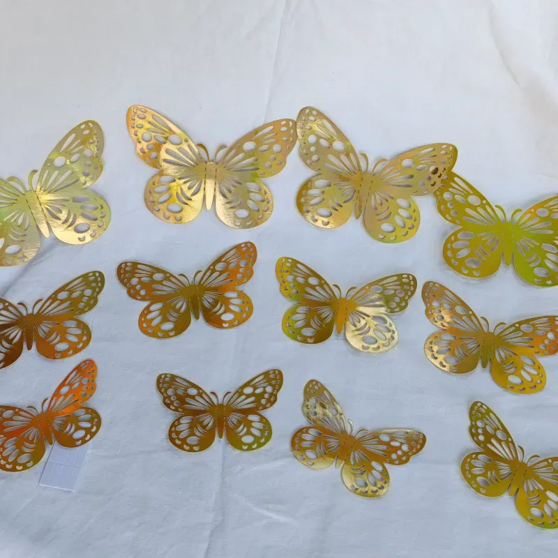 Set de 12 mariposas doradas