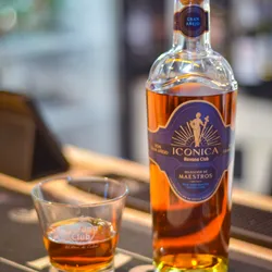 Icónica Selección de Maestros