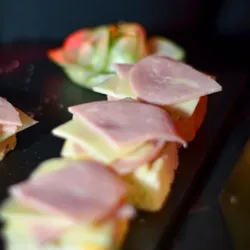 Tapas Jamón Picante y Queso Gouda
