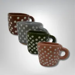 TAZA CON PUNTOS