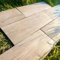 Losa de cerámica imitación madera 