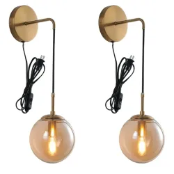 Concesiones de pared Conjunto de dos conchufes de pared enchufables con lámpara de pared de sombra de cristal de ámbar con lámpara de pared de cuerda Conce de pantalla enchufable con latón cepillado Conchufa de oro en conchos de pared Conjunto de 2 enchufes con luz de pared 