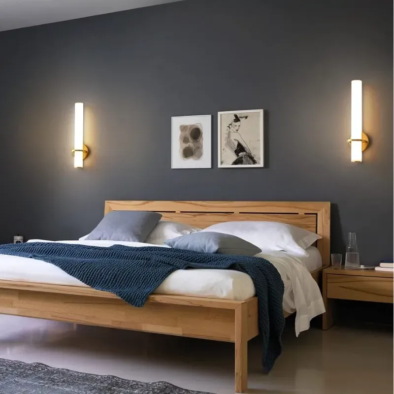 Concesiones de pared dorada Conjunto de esconces modernos dimables de dos a 18 pulgadas Iluminación de pared de 18W 3000K Lámparas de pared acrílicas de lámparas de pared cableadas de colores duros para el pasillo del baño del dormitorio de la sala de estar.