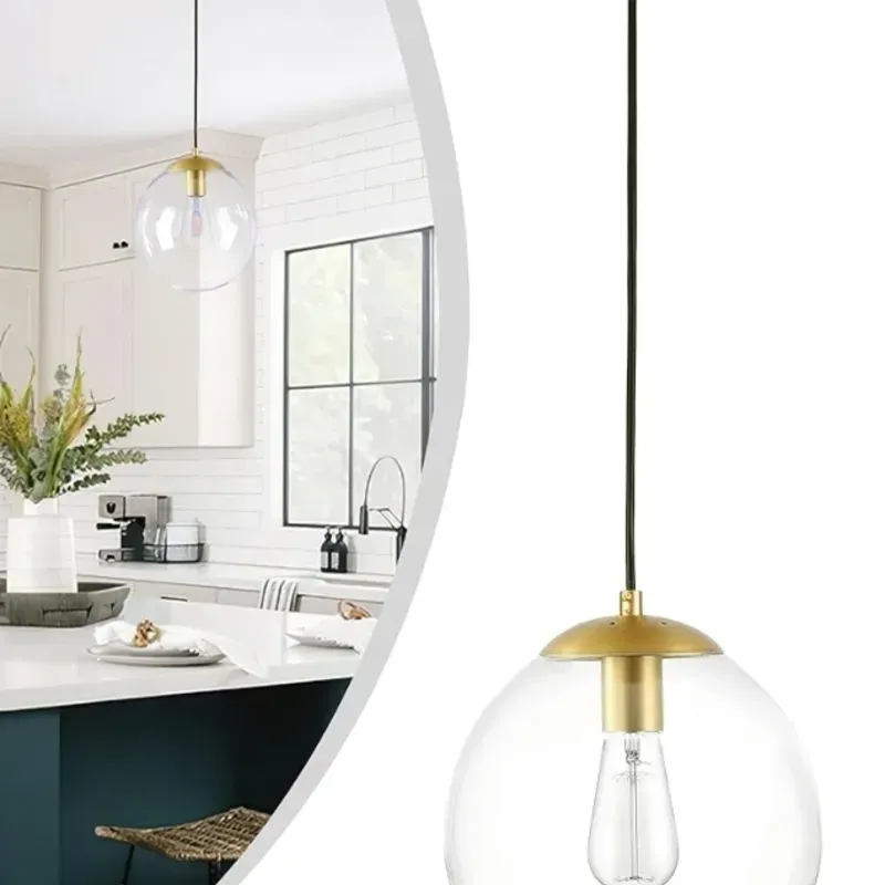 KoKo&Yukina 10" Globo Pendiente Luz Oro Medio Siglo Pendiente Globo de cristal Ligero Fixtura de luz moderna de mediados de siglo Fixtura de latón cepillado Acabado con Lámpara de cristal transparente para el dormitorio del comedor.