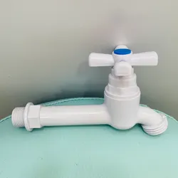 Llave de Agua Plástica