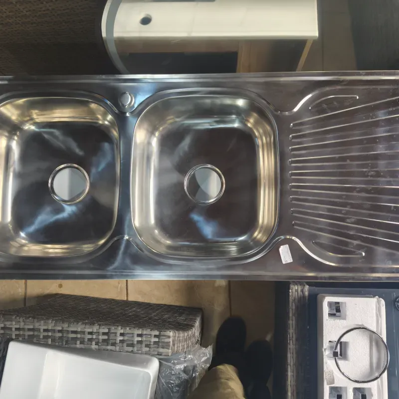 Fregadero doble seno con escurridor a la derecha.  4291101457