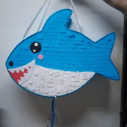 Piñata tiburón 