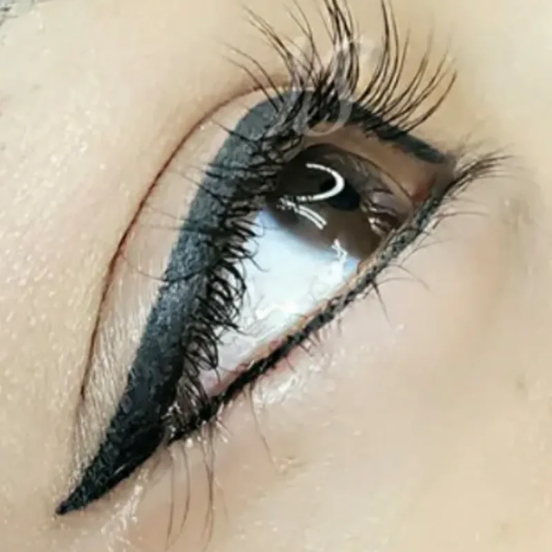 EYELINER_Delineado de párpados