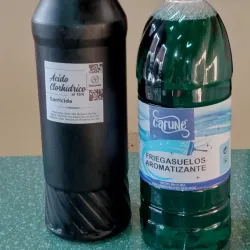 Ácido clorhídrico y friegasuelos con aromatizante 