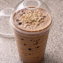 Batido Fit de chocolate🍫 leche, proteína, mantequilla de maní, frutos secos, cereal chocomuesli, miel