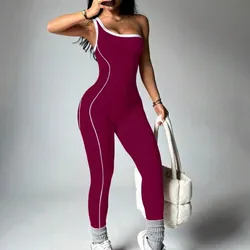 Mono rojo vino