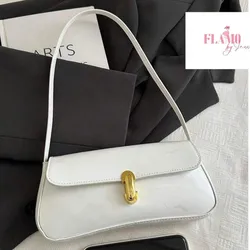 Cartera color blanco cierre dorado