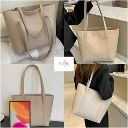 Cartera de hombro grande color beige