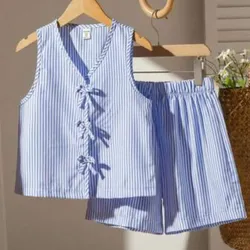 Conjunto de lazos y rayas blanco y azul