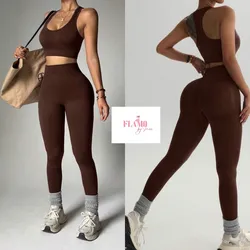 Conjunto marrón de top y licra larga levantaglúteos