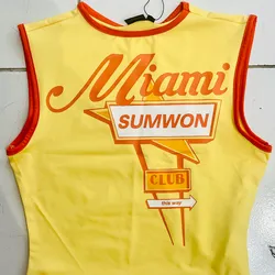 Desmangado color amarillo y naranja solgan de letras