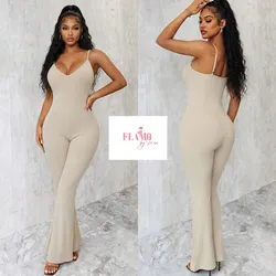 Enterizo largo acampanado color beige con tirantes