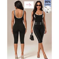 Mono capri deportivo de tirantes detalles en blanco