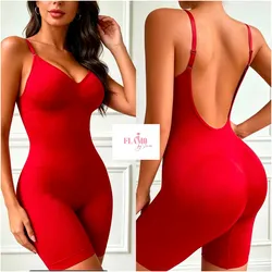Mono corto tipo faja color rojo espalda afuera