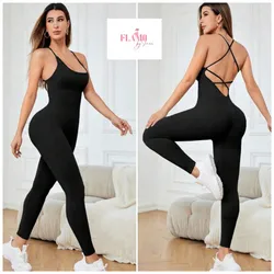 Mono largo ajustado color negro tiras detras