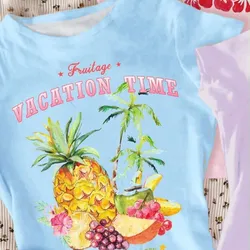 Pulover color azul con diseño tropical