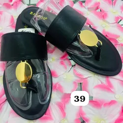 Sandalias color negro detalle dorado #39