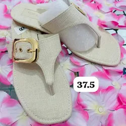 Sandalias tono crema hebilla dorada #37.5