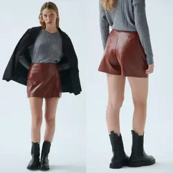 Saya short de petróleo color marrón