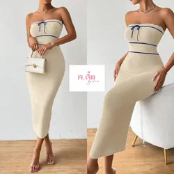 Vestido  beige tejido de punto con detalles en azul
